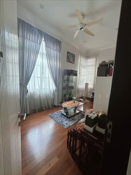Semi-Detached House for Sale in Bukit Jelutong (Shah Alam) - Irwan Yusoff - Living Room - PropertyGuru.com.my