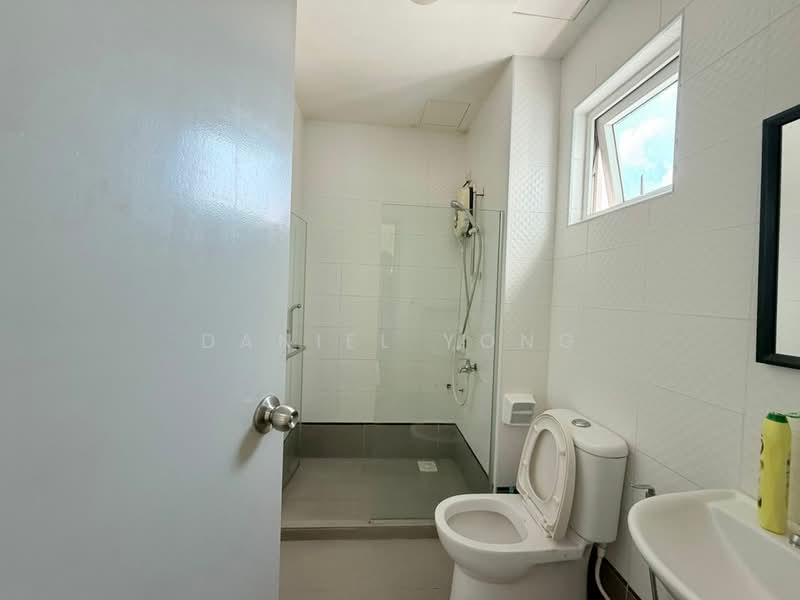 Service Residence for Sale at TRiGON Luxury Residences - Daniel Yong - Bathroom - PropertyGuru.com.my