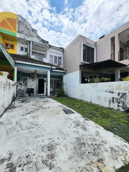 2-storey Terraced House for Sale in Taman Kosas (Ampang) - Hafiz Tajri - Exterior - PropertyGuru.com.my