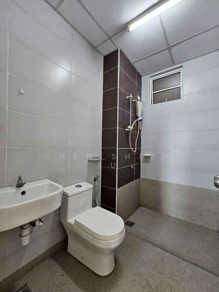 Apartment for Sale at Nusa Heights (Nusa Puncak) - Chen Shieh Yu - Bathroom - PropertyGuru.com.my