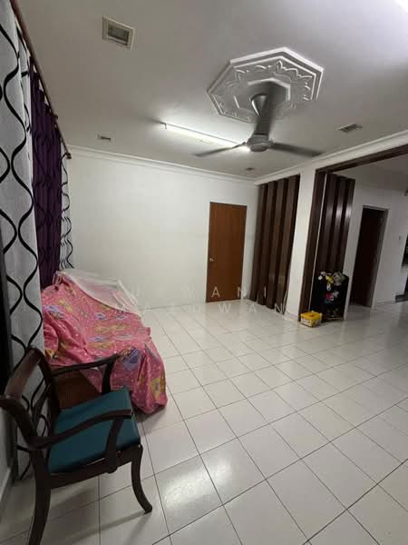 2-storey Terraced House for Sale in Bandar Seri Putra (Bangi) - Uswani Mazuwan - Living Room - PropertyGuru.com.my