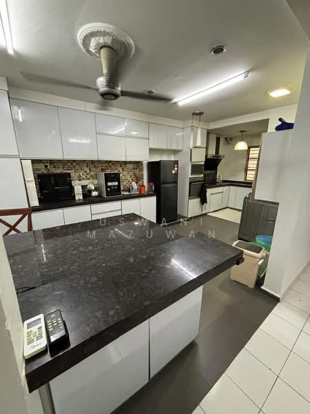 2-storey Terraced House for Sale in Bandar Seri Putra (Bangi) - Uswani Mazuwan - Kitchen - PropertyGuru.com.my
