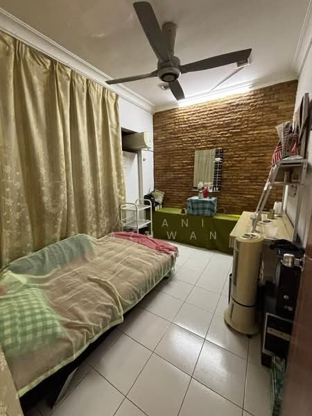 2-storey Terraced House for Sale in Bandar Seri Putra (Bangi) - Uswani Mazuwan - Bedroom - PropertyGuru.com.my
