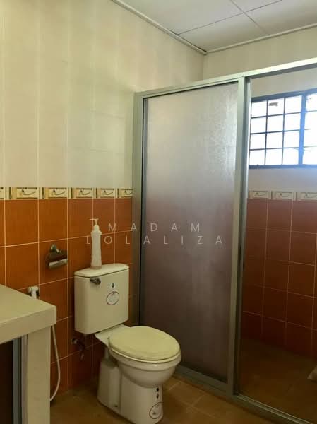 Taman Shukor Ampangan, Seremban untuk Untuk Dijual - RM 590,000, Mac 2026 - Bathroom - PropertyGuru.com.my
