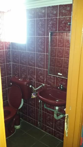 Condominium for Sale at Gemilang Indah - Cheah Kin Mun Joseph - Bathroom - PropertyGuru.com.my