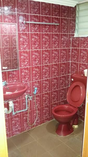 Condominium for Sale at Gemilang Indah - Cheah Kin Mun Joseph - Bathroom - PropertyGuru.com.my