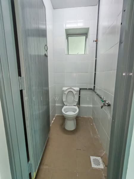 Factory for Rent in Taman Perindustrian Air Hitam (Klang) - Pei Wen Lim - Bathroom - PropertyGuru.com.my