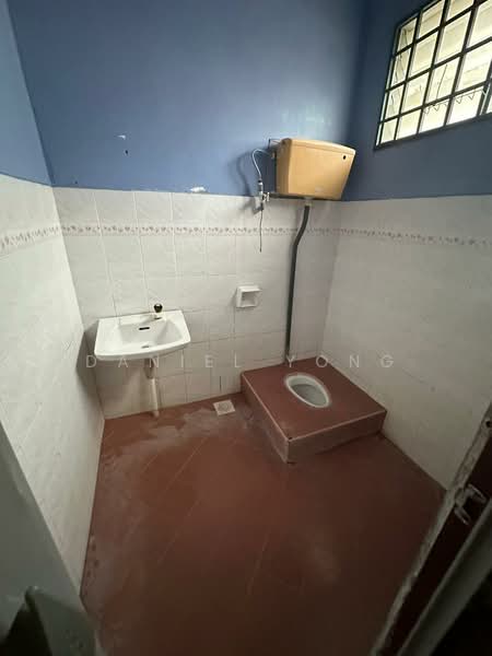1-storey Terraced House for Sale in Taman Flora Heights (Pasir Gudang) - Daniel Yong - Bathroom - PropertyGuru.com.my