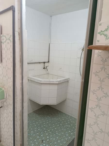 1-storey Terraced House for Sale in Jelutong (Penang) - Alex Cheah - Bathroom - PropertyGuru.com.my