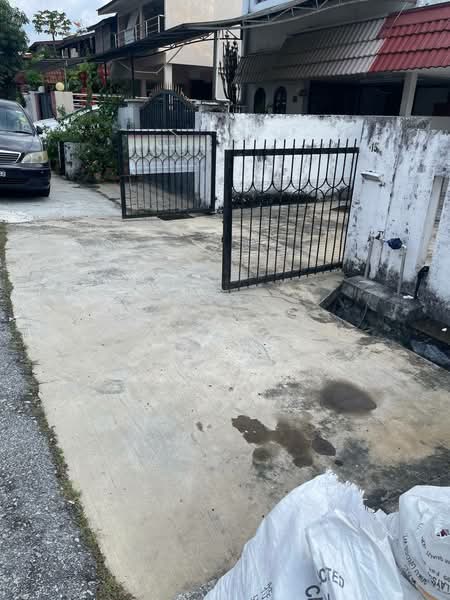 2-storey Terraced House for Sale in Taman Putra (Ampang) - M.J Zairin - Exterior - PropertyGuru.com.my