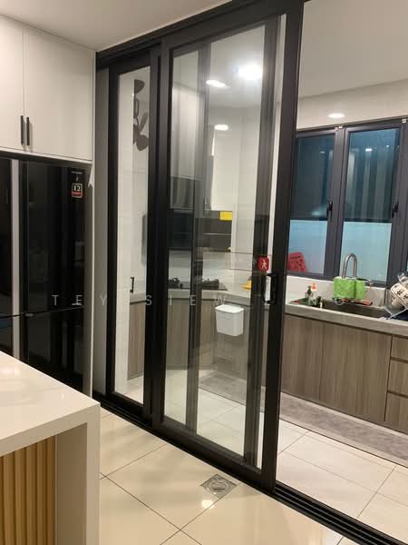 Semi-Detached House for Sale in Taman Bukit Serdang (Seri Kembangan) - Tey Siew Zing - Kitchen - PropertyGuru.com.my
