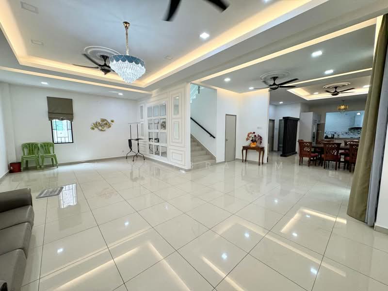 Bungalow for Sale in Taman Senawang Perdana (Senawang) - Azli Ibrahim - Living Room - PropertyGuru.com.my