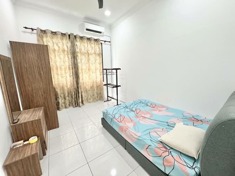 Bungalow for Sale in Taman Senawang Perdana (Senawang) - Azli Ibrahim - Bedroom - PropertyGuru.com.my