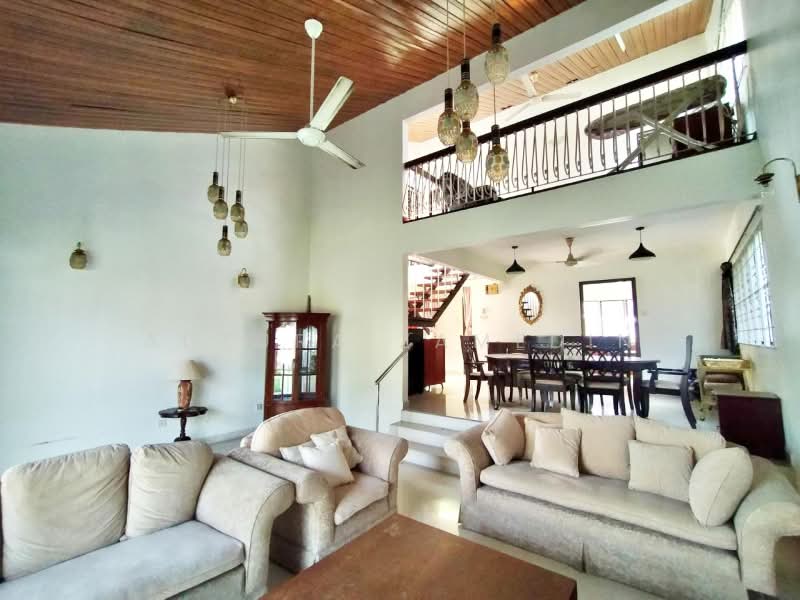 Rumah Banglo untuk Dijual di Seksyen 3 (Shah Alam) - Adzura Zamedin - Living Room - PropertyGuru.com.my