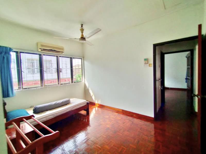 Rumah Banglo untuk Dijual di Seksyen 3 (Shah Alam) - Adzura Zamedin - Bedroom - PropertyGuru.com.my