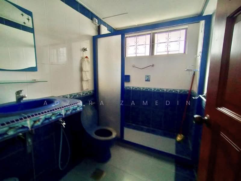 Rumah Banglo untuk Dijual di Seksyen 3 (Shah Alam) - Adzura Zamedin - Bathroom - PropertyGuru.com.my