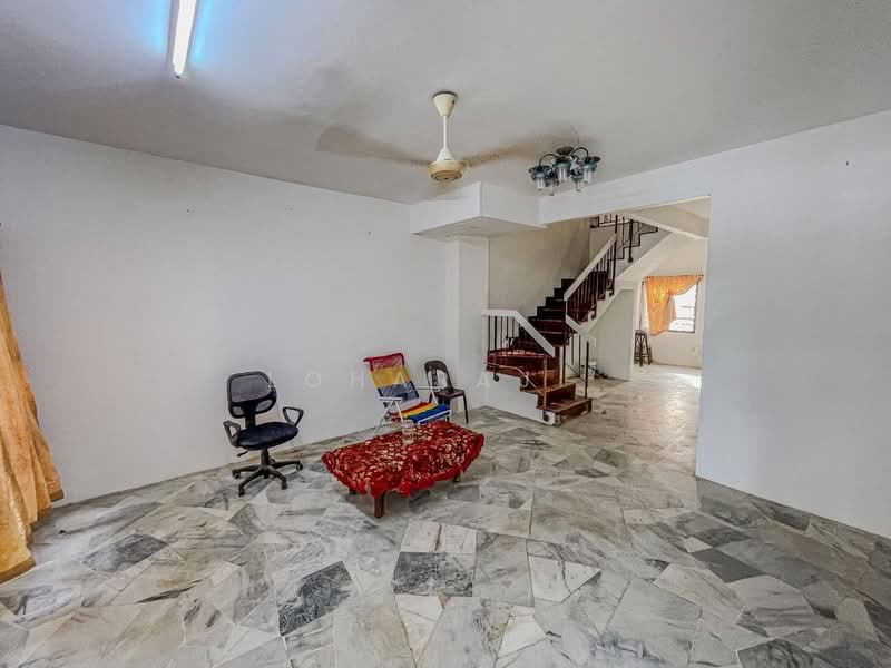 2-storey Terraced House for Sale in Pusat Bandar Puchong (Puchong) - Loharaj . - Living Room - PropertyGuru.com.my