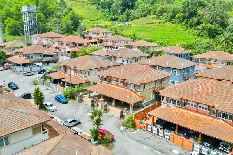 Semi-Detached House for Sale in Batu Caves (Selangor) - M.J Zairin - Exterior - PropertyGuru.com.my