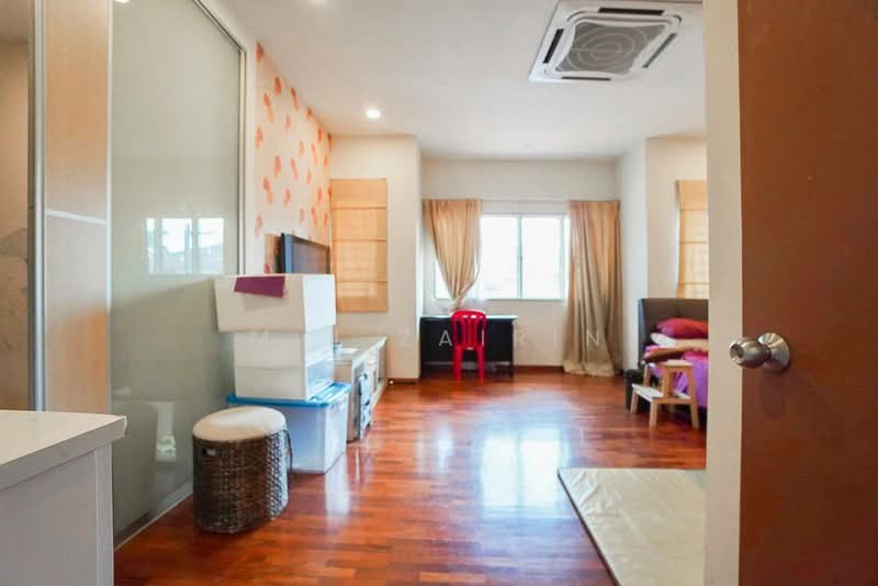 Semi-Detached House for Sale in Batu Caves (Selangor) - M.J Zairin - Bedroom - PropertyGuru.com.my