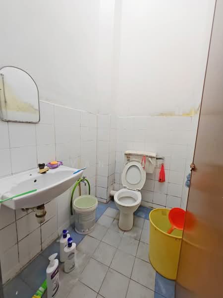 2-storey Terraced House for Sale in Saujana Puchong (Puchong) - Evan Goh - Bathroom - PropertyGuru.com.my