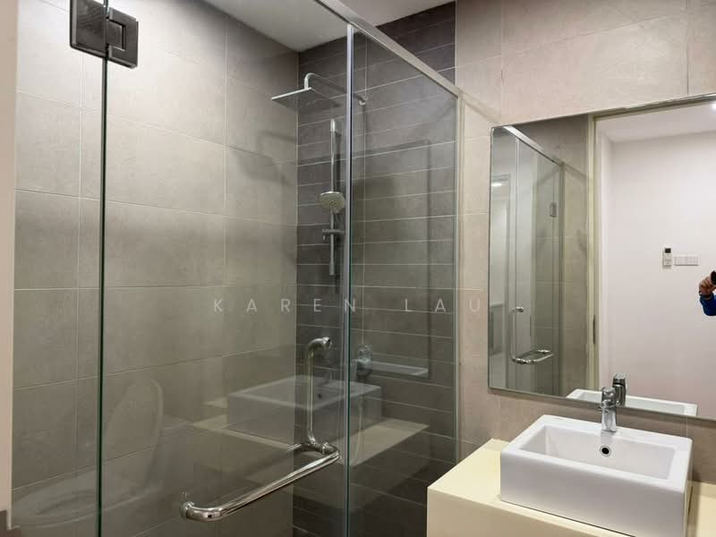 Kondominium untuk Disewa di Vivo Residential Suites - Karen Lau - Bathroom - PropertyGuru.com.my