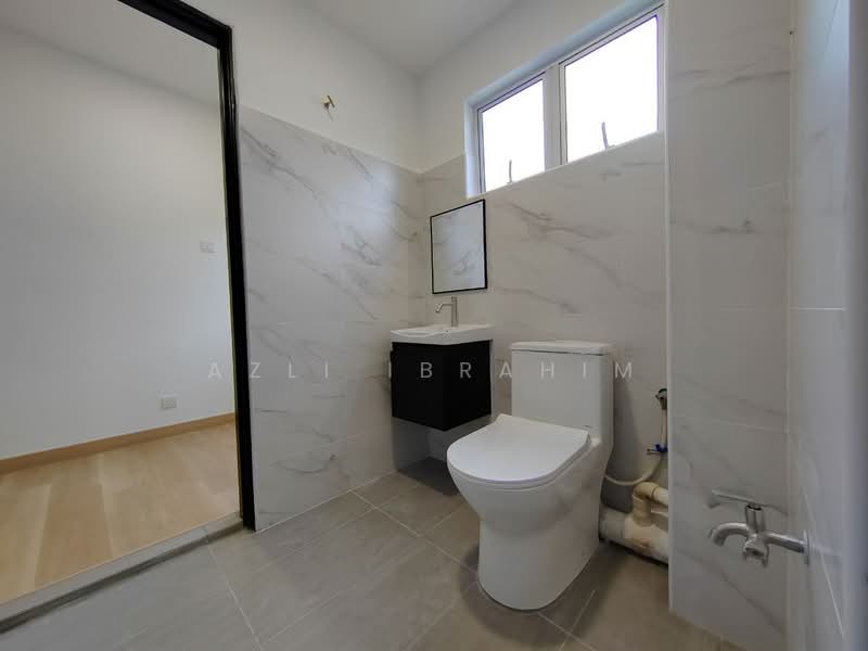 Puchong Utama (Seksyen 10) untuk Untuk Dijual - RM 645,000, Mac 2026 - Bathroom - PropertyGuru.com.my