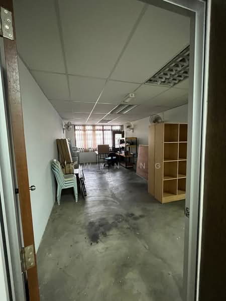 Shop / Office for Rent in Taman Molek (Johor Bahru) - Irwyn Ng - Interior - PropertyGuru.com.my