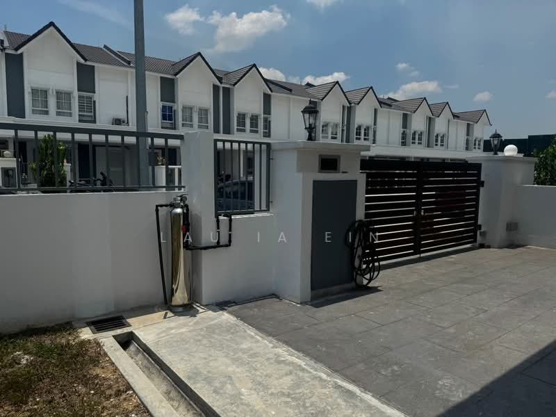 2-storey Terraced House for Rent in Rawang (Selangor) - Lau Ia Ein - Exterior - PropertyGuru.com.my