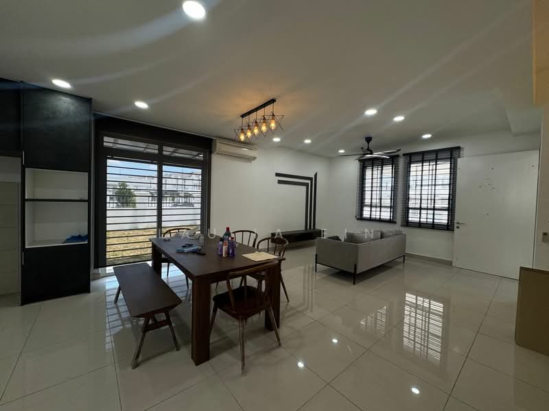 2-storey Terraced House for Rent in Rawang (Selangor) - Lau Ia Ein - Living Room - PropertyGuru.com.my