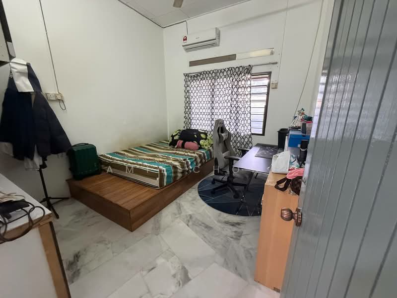 Tambun Single Storey Bungalow Good Maintenance For Sale untuk Untuk Dijual - RM 460,000, Mac 2026 - Bedroom - PropertyGuru.com.my