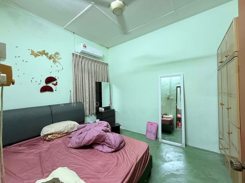 1-storey Terraced House for Sale in Taman Ungku Tun Aminah (Skudai) - Anson Hiong - Bedroom - PropertyGuru.com.my