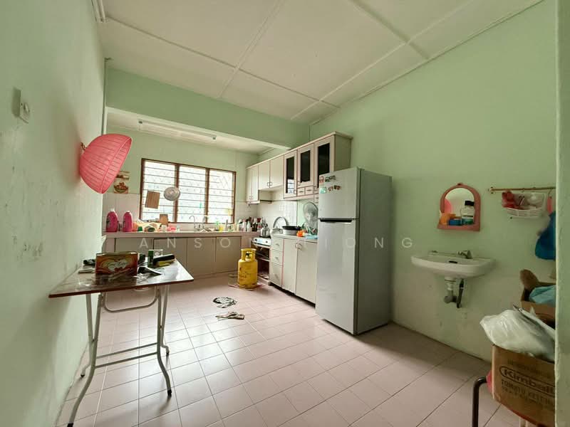 1-storey Terraced House for Sale in Taman Ungku Tun Aminah (Skudai) - Anson Hiong - Kitchen - PropertyGuru.com.my