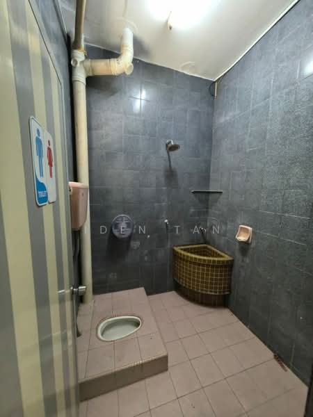 2-storey Terraced House for Sale in Taman Ungku Tun Aminah (Skudai) - Iden Tan - Bathroom - PropertyGuru.com.my