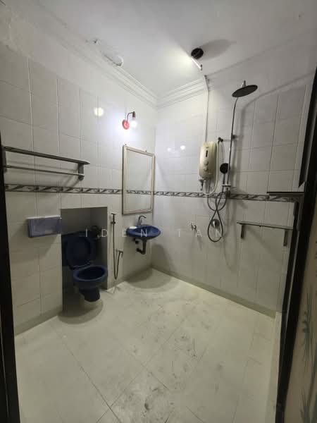 2-storey Terraced House for Sale in Taman Ungku Tun Aminah (Skudai) - Iden Tan - Bathroom - PropertyGuru.com.my