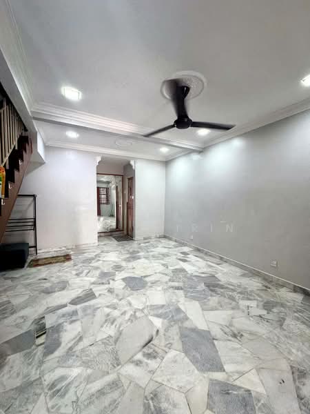 2-storey Terraced House for Sale in Taman Kosas (Ampang) - M.J Zairin - Living Room - PropertyGuru.com.my