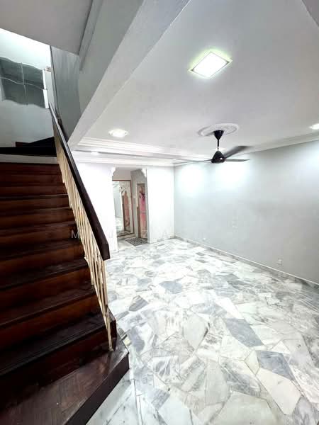 2-storey Terraced House for Sale in Taman Kosas (Ampang) - M.J Zairin - Living Room - PropertyGuru.com.my