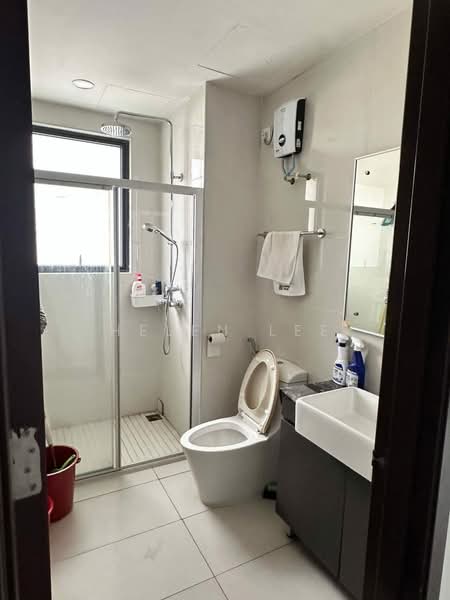 Royal Strand @ Country Garden Danga Bay untuk Untuk Disewa - RM 3,100 /bulan, Mac 2026 - Bathroom - PropertyGuru.com.my