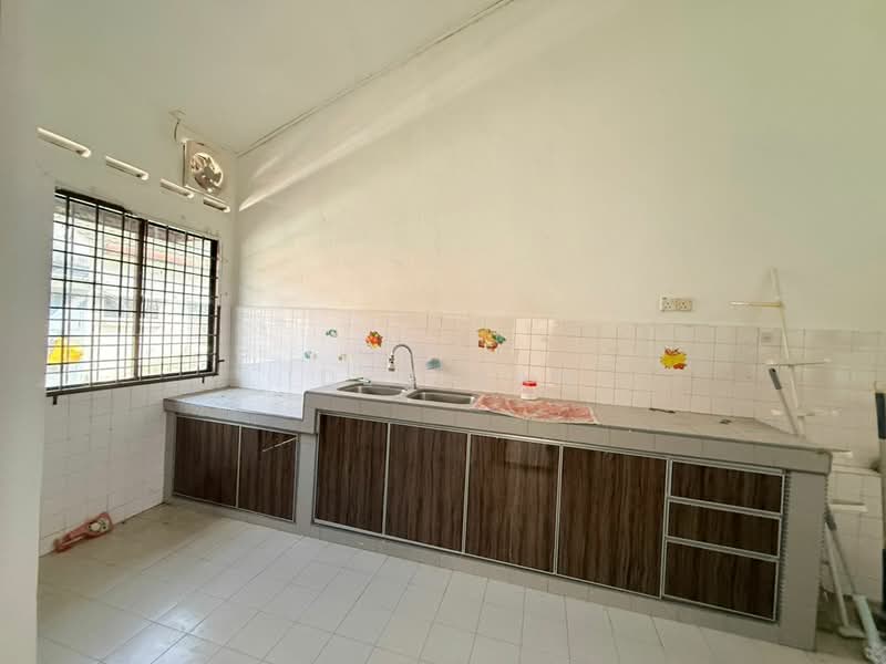 1-storey Terraced House for Sale in Taman Skudai Baru (Skudai) - Iden Tan - Kitchen - PropertyGuru.com.my
