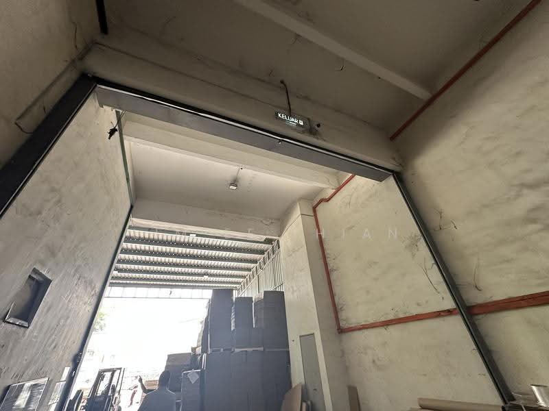 Factory for Sale in Nilai Impian (Nilai) - Lim Ee Thian - Entrance - PropertyGuru.com.my