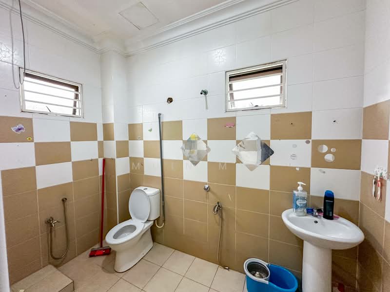 Taman Kajang Impian untuk Untuk Dijual - RM 1,200,000, Mac 2026 - Bathroom - PropertyGuru.com.my