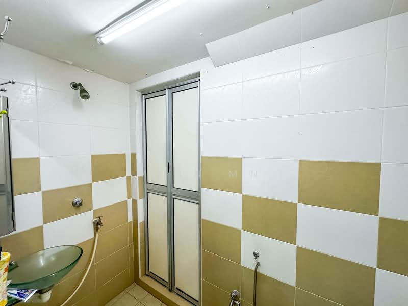 Taman Kajang Impian untuk Untuk Dijual - RM 1,200,000, Mac 2026 - Bathroom - PropertyGuru.com.my