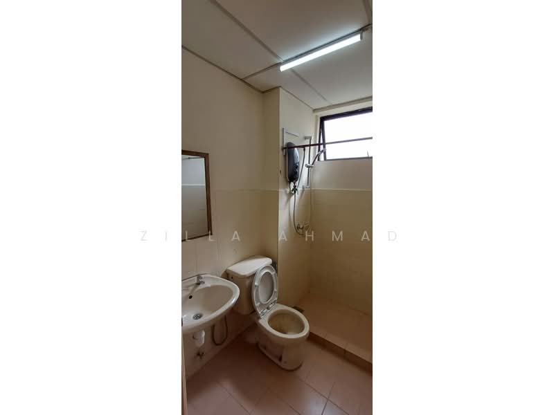 Cyberia Smart Homes untuk Untuk Disewa - RM 1,300 /bulan, Mac 2026 - Bathroom - PropertyGuru.com.my