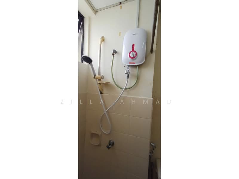 Cyberia Smart Homes untuk Untuk Disewa - RM 1,300 /bulan, Mac 2026 - Bathroom - PropertyGuru.com.my