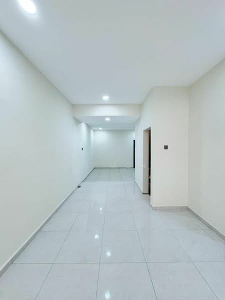 2-storey Terraced House for Sale in Taman Puteri Wangsa (Ulu Tiram) - Wil Mong - Corridor - PropertyGuru.com.my