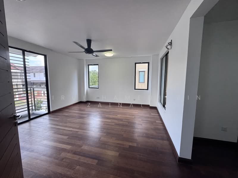 Subang Bestari untuk Untuk Dijual - RM 2,340,000, Mac 2026 - Living Room - PropertyGuru.com.my