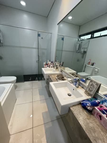 The Vantage untuk Untuk Dijual - RM 1,350,000, Mac 2026 - Bathroom - PropertyGuru.com.my