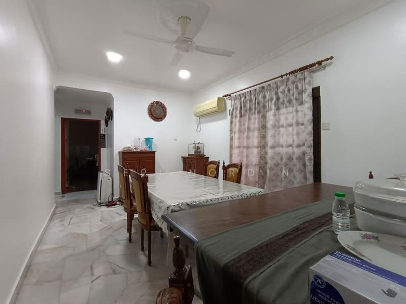Bungalow for Sale in Seksyen 9 (Shah Alam) - Seri Nordin - Dining Room - PropertyGuru.com.my