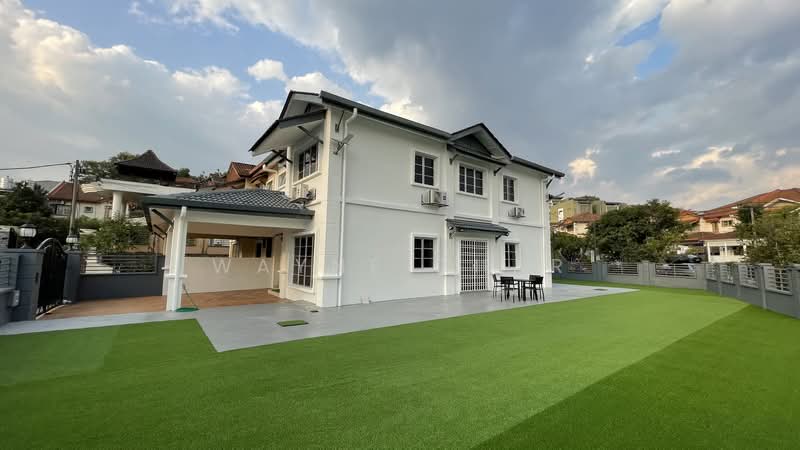 Semi-Detached House for Sale in Bandar Putra Permai (Seri Kembangan) - Wayne Char - Exterior - PropertyGuru.com.my