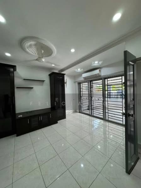 Bandar Bukit Puchong 2 untuk Untuk Dijual - RM 710,000, Mac 2026 - Living Room - PropertyGuru.com.my