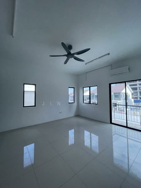 Taman Scientex Rawang untuk Untuk Disewa - RM 2,500 /bulan, Mac 2026 - Interior - PropertyGuru.com.my